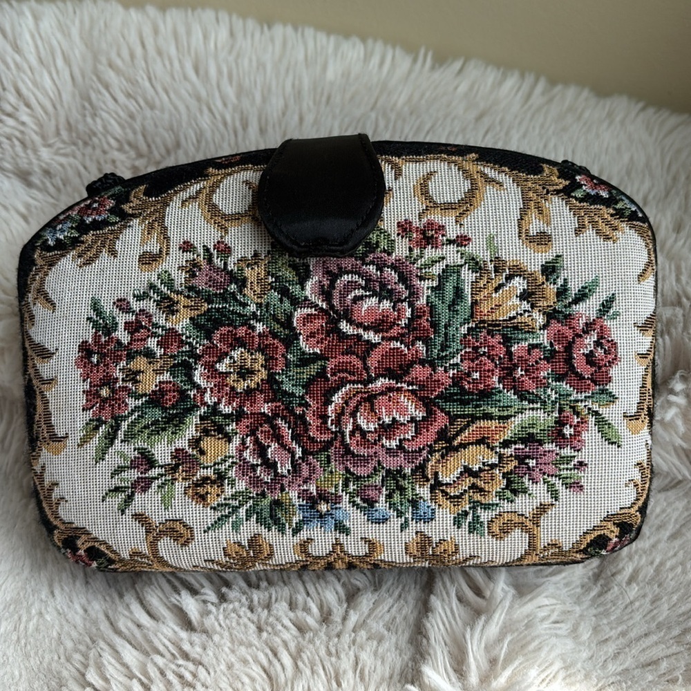 La Regale  Victorian Embroidery vintage floral clutch with magnetic snap, black